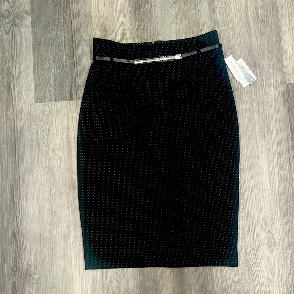 Amanda & Chelsea pencil skirt